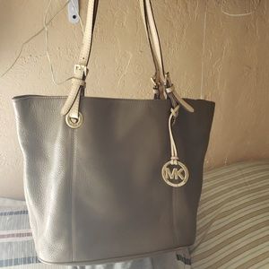 Michael kors tote